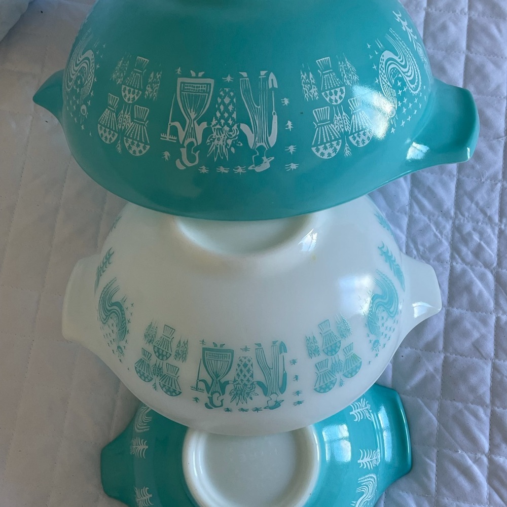 Set of three pyrex bowls